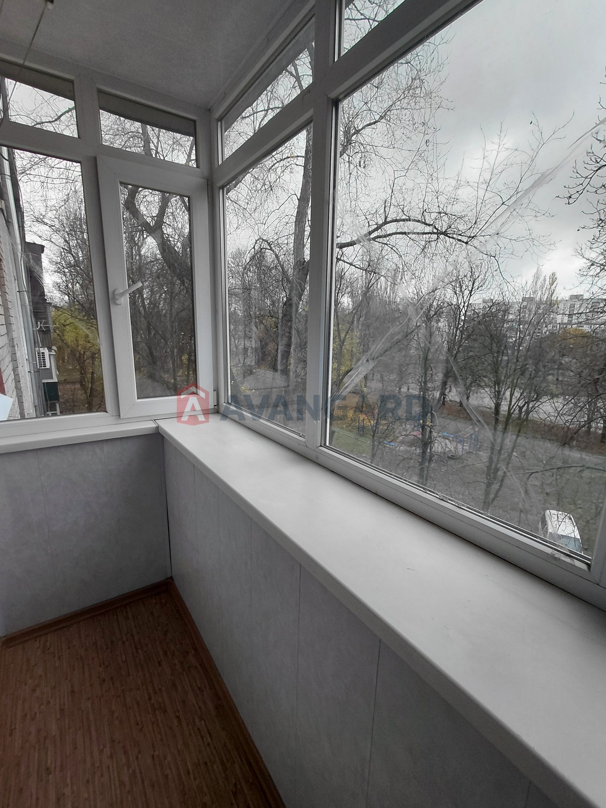 2 ��. ��������, 48/-/6 ��. �., 4/5 ������ ���� 5