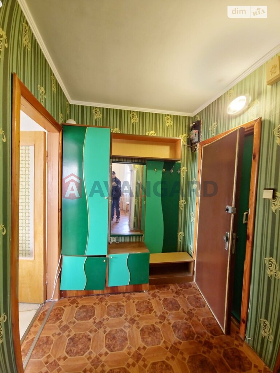 1 ��. ��������, 31/17/6 ��. �., 7/9 ������ ���� 4