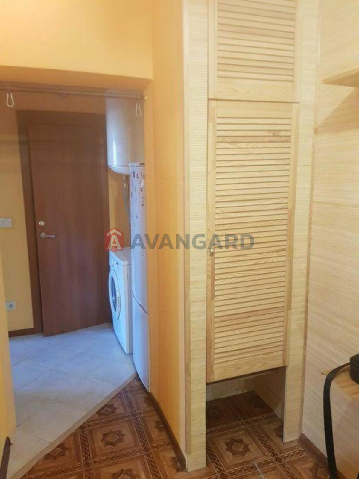 1 ����. ��������, 43/-/10 ��. �., 18/22 ���� ���� 5