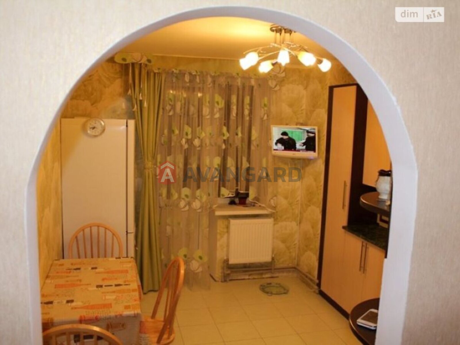 2 ����. ��������, 65/37/11 ��. �., 5/10 ���� ���� 16