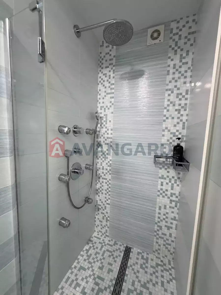 3 ��. ��������, 111/-/- ��. �., 8/10 ������ ���� 10