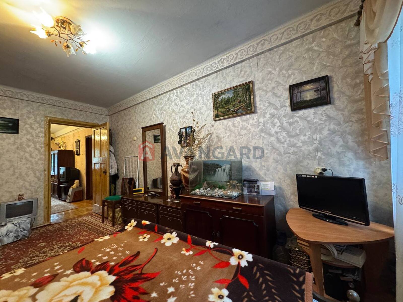 2 ����. ��������, 44.41/30.32/7 ��. �., 1/5 ���� ���� 19