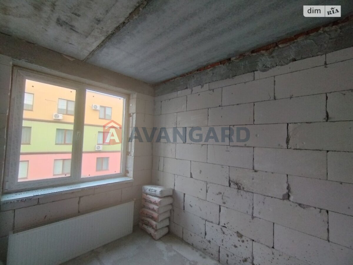 2 ��. ��������, 50/-/15 ��. �., 2/3 ������ ���� 8