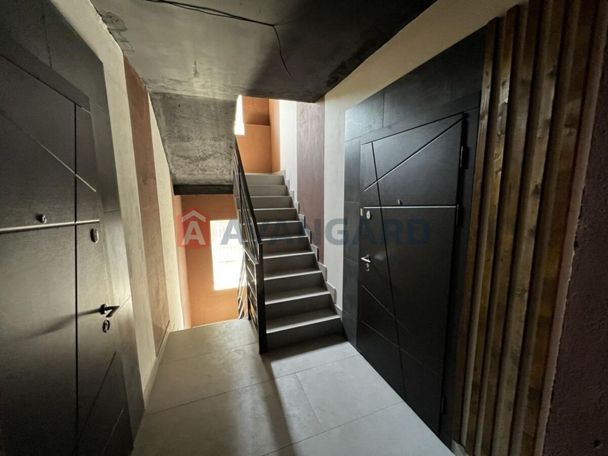 1 ��. ��������, 18/-/4 ��. �., 2/4 ������ ���� 4