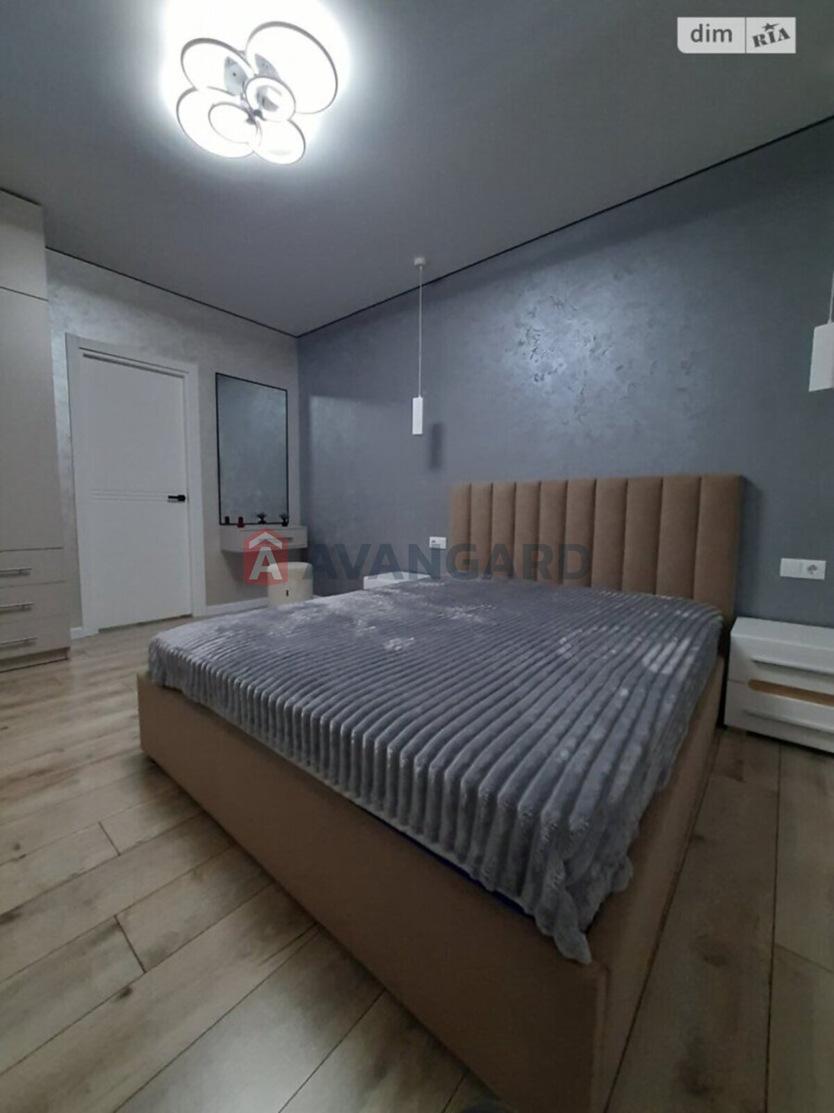 2 ��. ��������, 58/27/15 ��. �., 9/10 ������ ���� 4