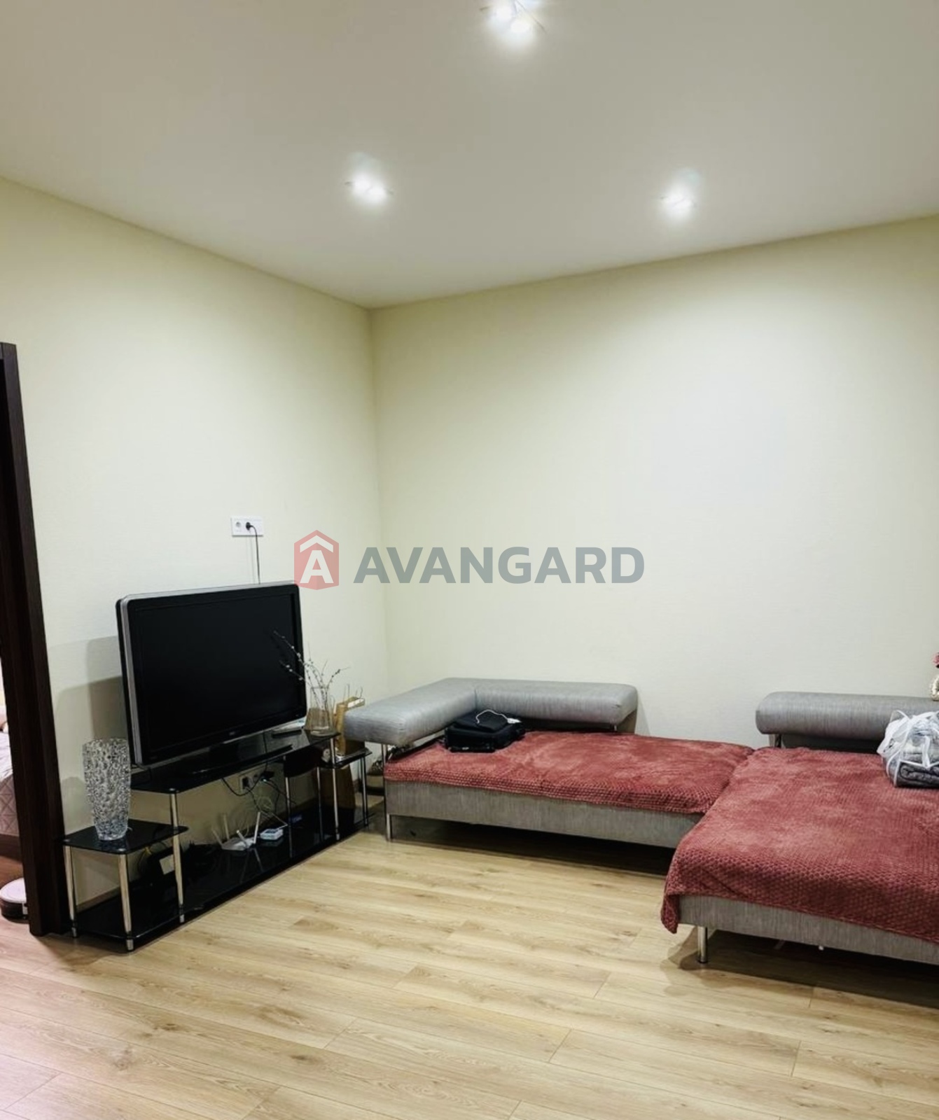 2 ��. ��������, 68/26/23 ��. �., 16/26 ������ ���� 8