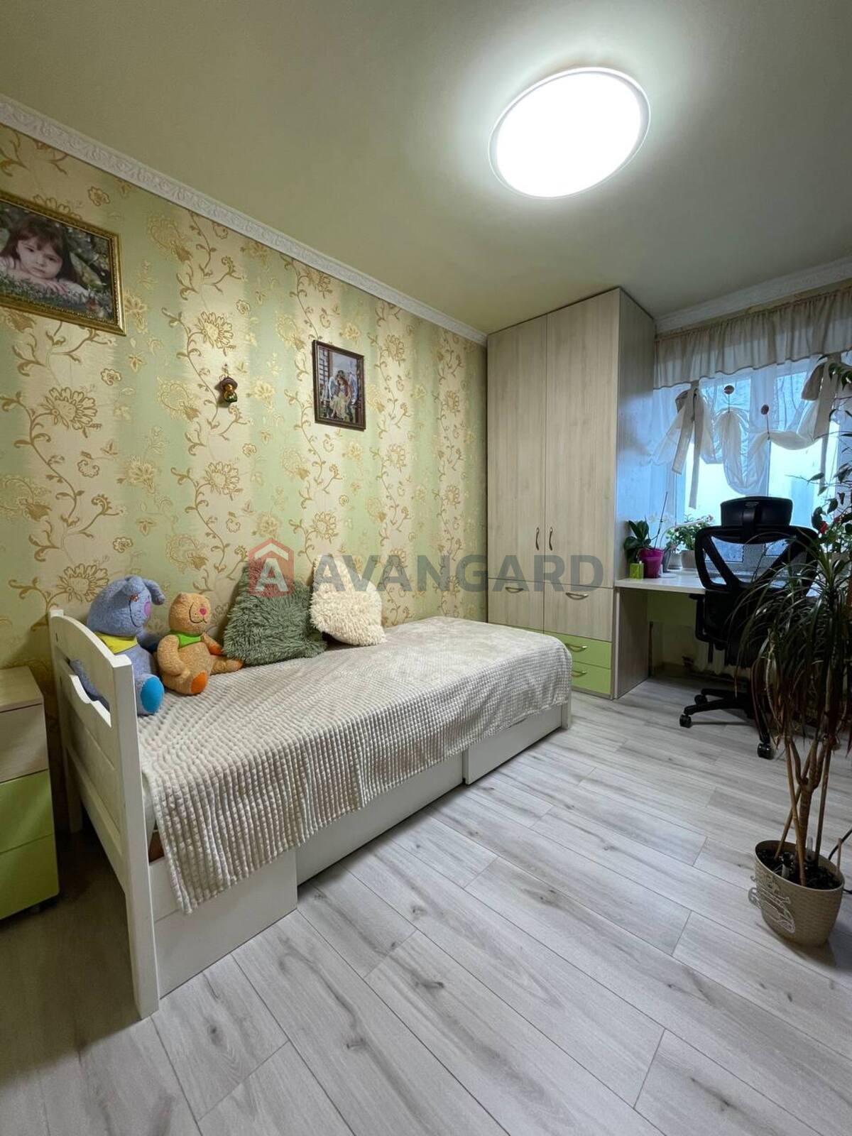 2 ����. ��������, 45,5/28,5/6,5 ��. �., 9/9 ���� ���� 11