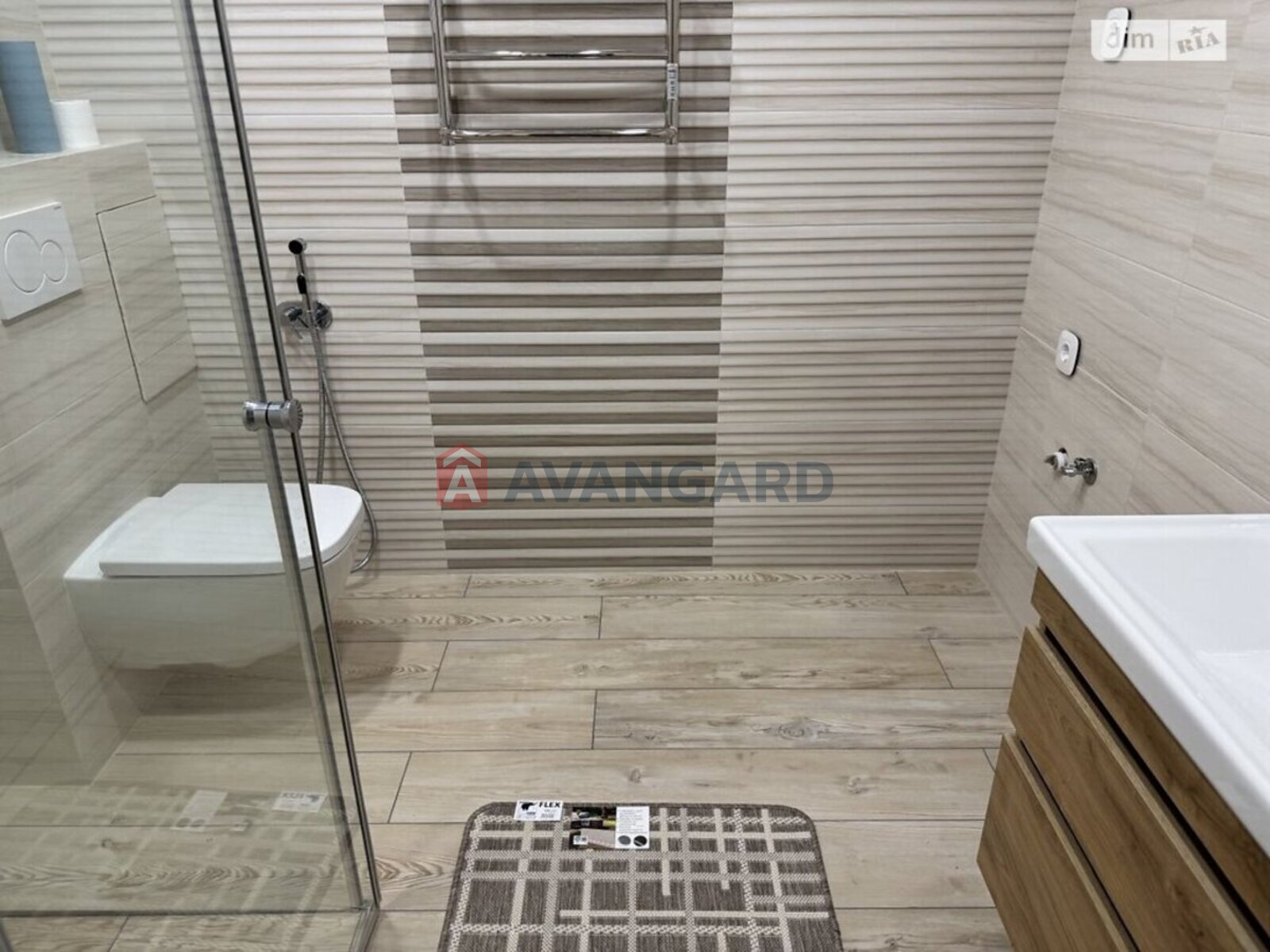 2 ��. ��������, 52/28/8 ��. �., 9/9 ������ ���� 10