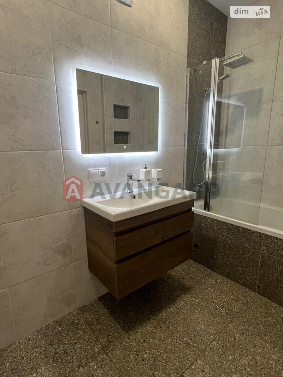 2 ��. ��������, 68/-/- ��. �., 5/5 ������ ���� 25