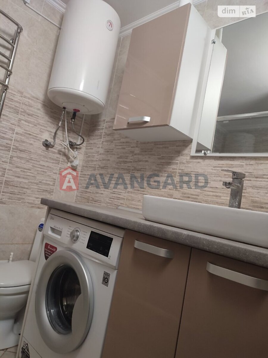 1 ��. ��������, 40/18/14 ��. �., 2/5 ������ ���� 5