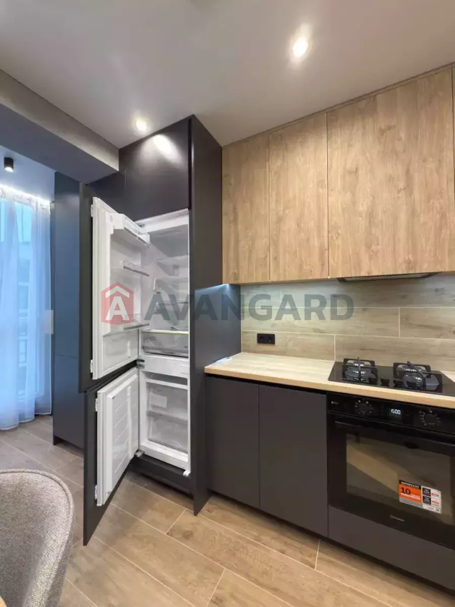 1 ��. ��������, 45/18/15 ��. �., 8/10 ������ ���� 1