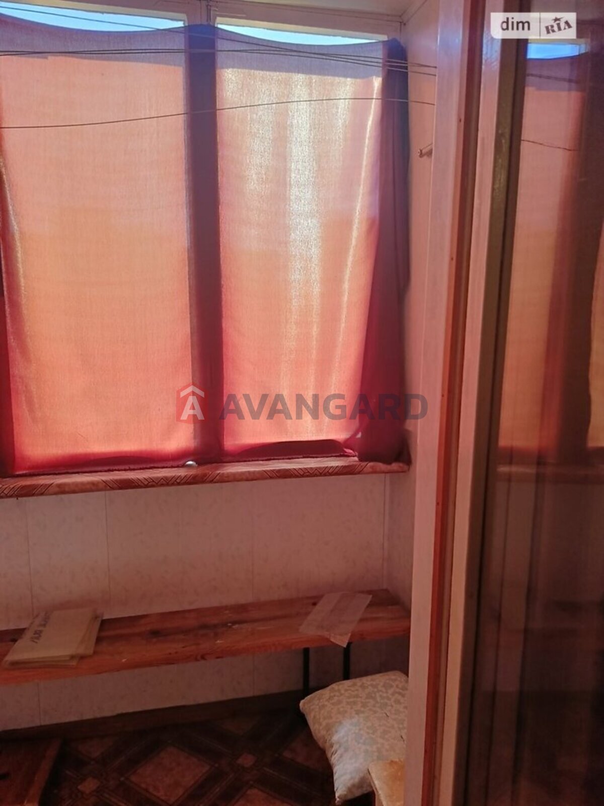3 ����. ��������, 66/38/8 ��. �., 7/10 ���� ���� 17