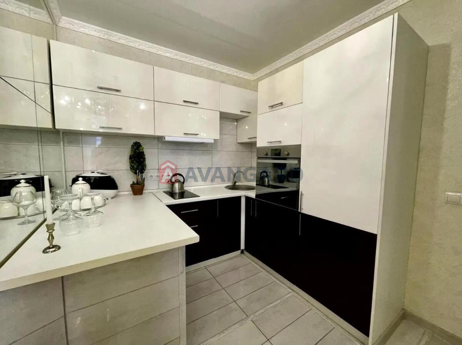 3 ��. ��������, 76/-/32 ��. �., 22/25 ������ ���� 2