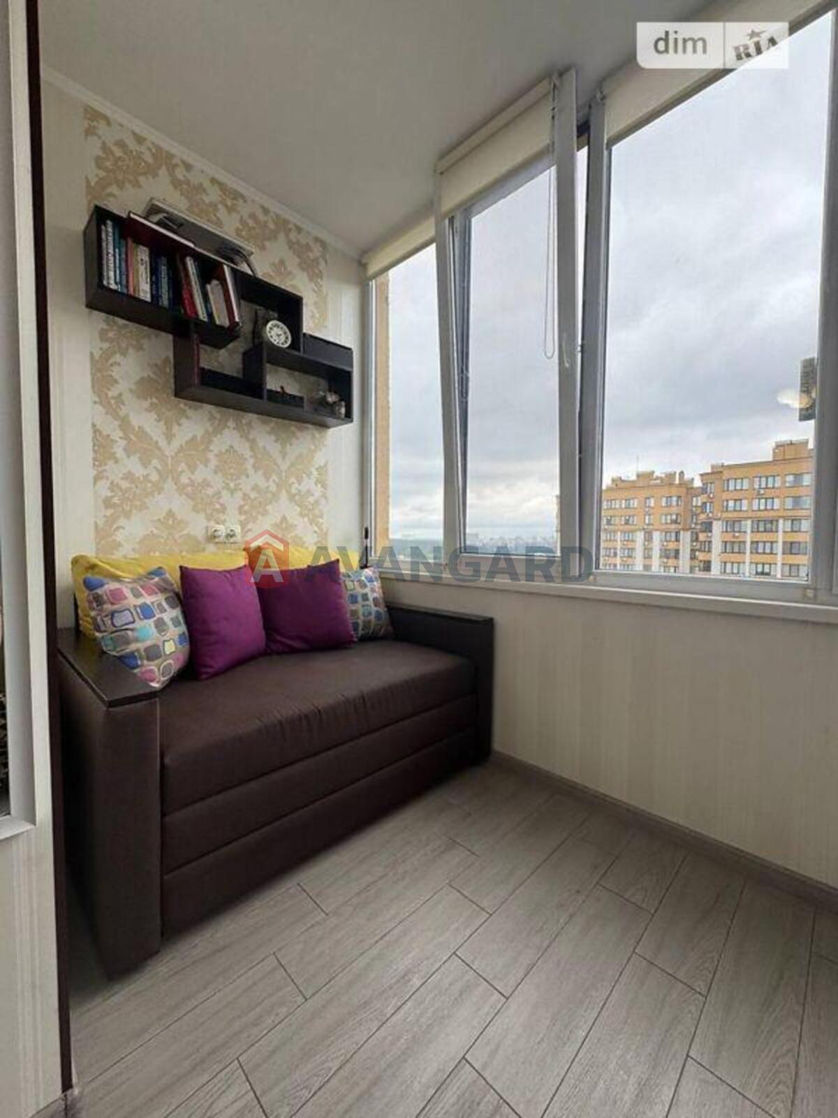 2 ����. ��������, 62/32/16 ��. �., 11/11 ���� ���� 24