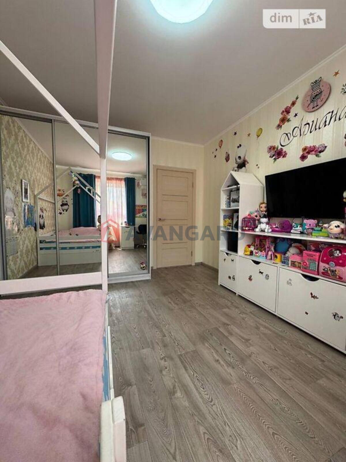 2 ����. ��������, 62/32/16 ��. �., 11/11 ���� ���� 10