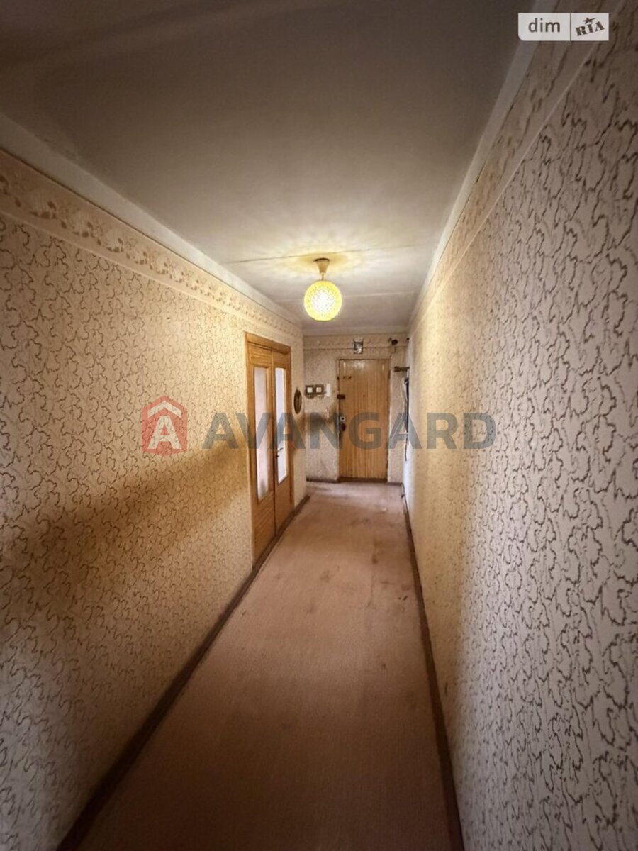 3 ��. ��������, 64/36/8 ��. �., 4/9 ������ ���� 4