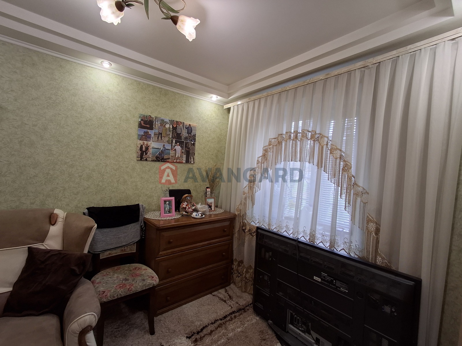 3 ����. ��������, 58/42/6 ��. �., 2/5 ���� ���� 9