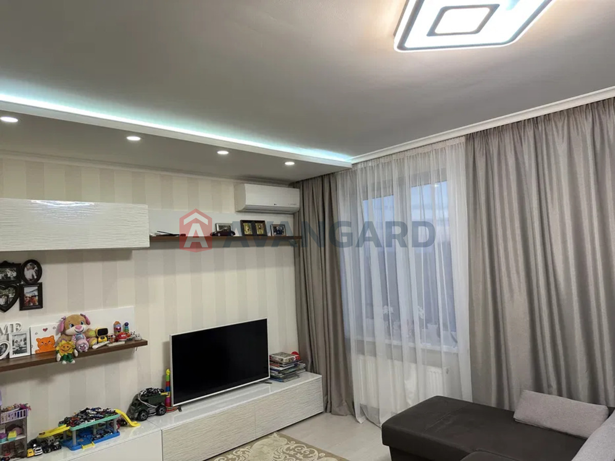 2 ��. ��������, 61/-/15 ��. �., 9/10 ������ ���� 1