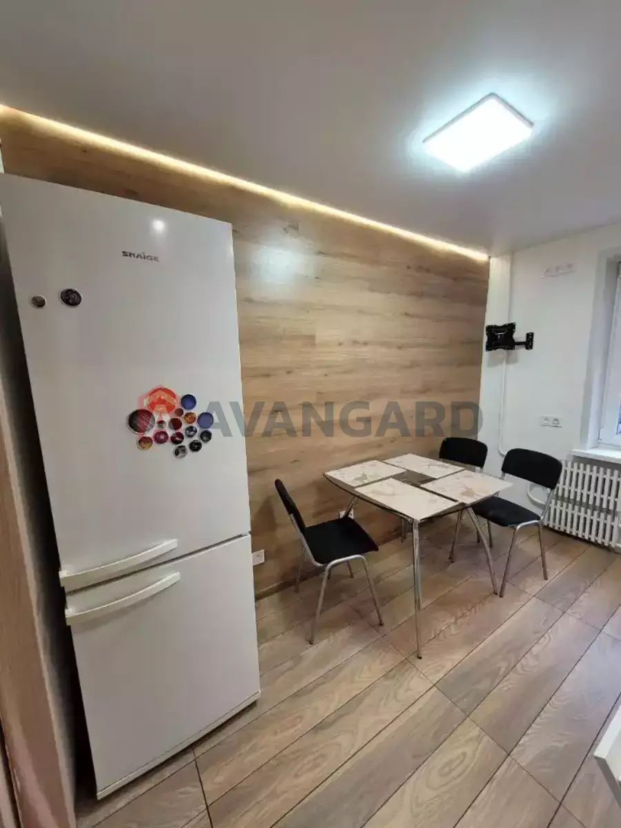 3 ����. ��������, 70/42/10 ��. �., 4/12 ���� ���� 2