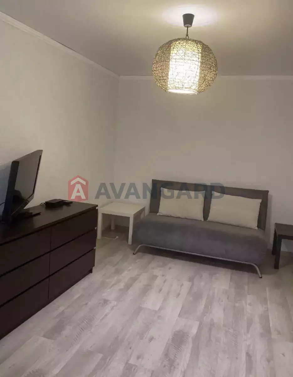 2 ��. ��������, 44/30/6 ��. �., 1/5 ������ ���� 7