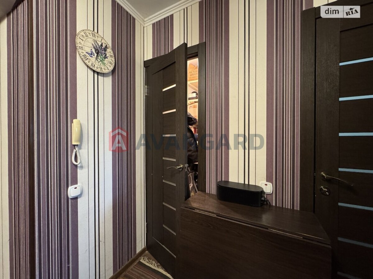 1 ����. ��������, 37/20/8 ��. �., 7/9 ���� ���� 10