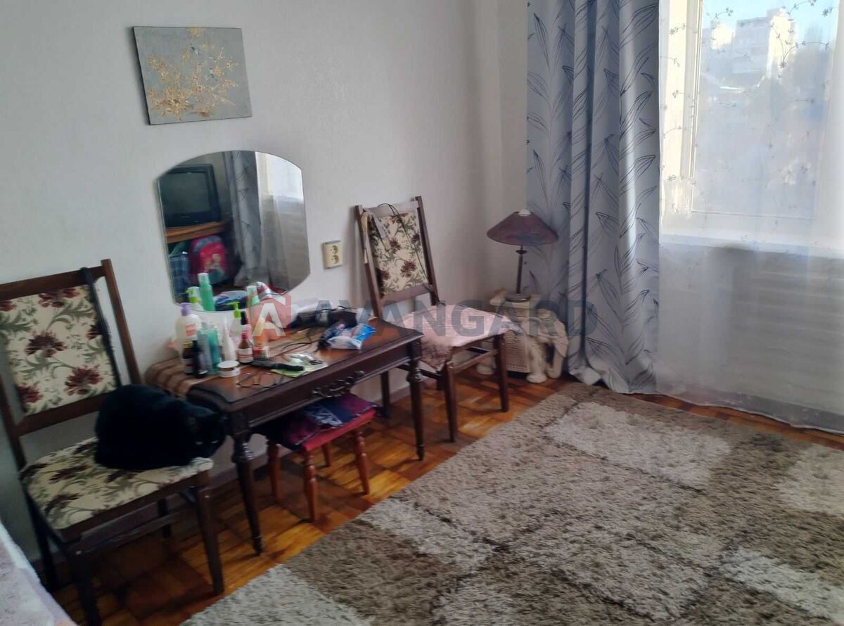 3 ����. ��������, 68/-/8 ��. �., 5/9 ���� ���� 2