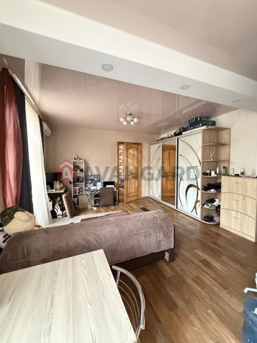 2 ��. ��������, 45/-/7 ��. �., 2/4 ������ ���� 8