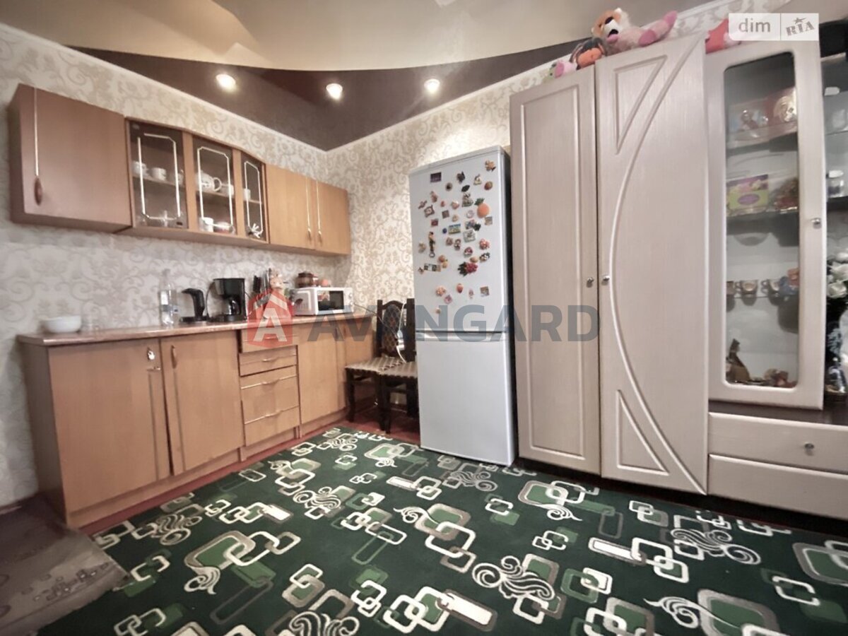 1 ��. ��������, 23/18/- ��. �., 3/5 ������ ���� 17