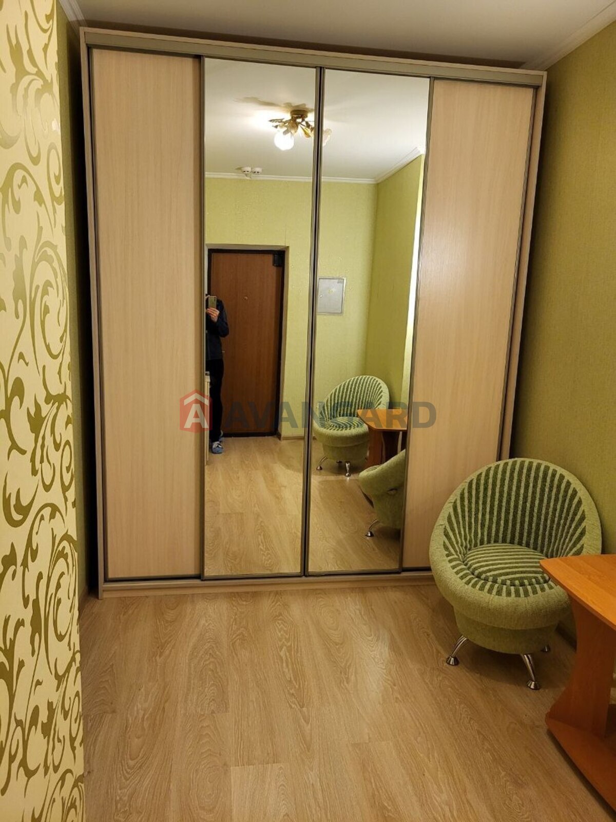 1 ��. ��������, 46/19/10 ��. �., 8/24 ������ ���� 3