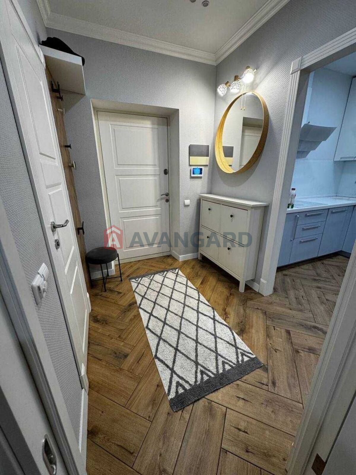 1 ��. ��������, 44/18/16 ��. �., 15/25 ������ ���� 10