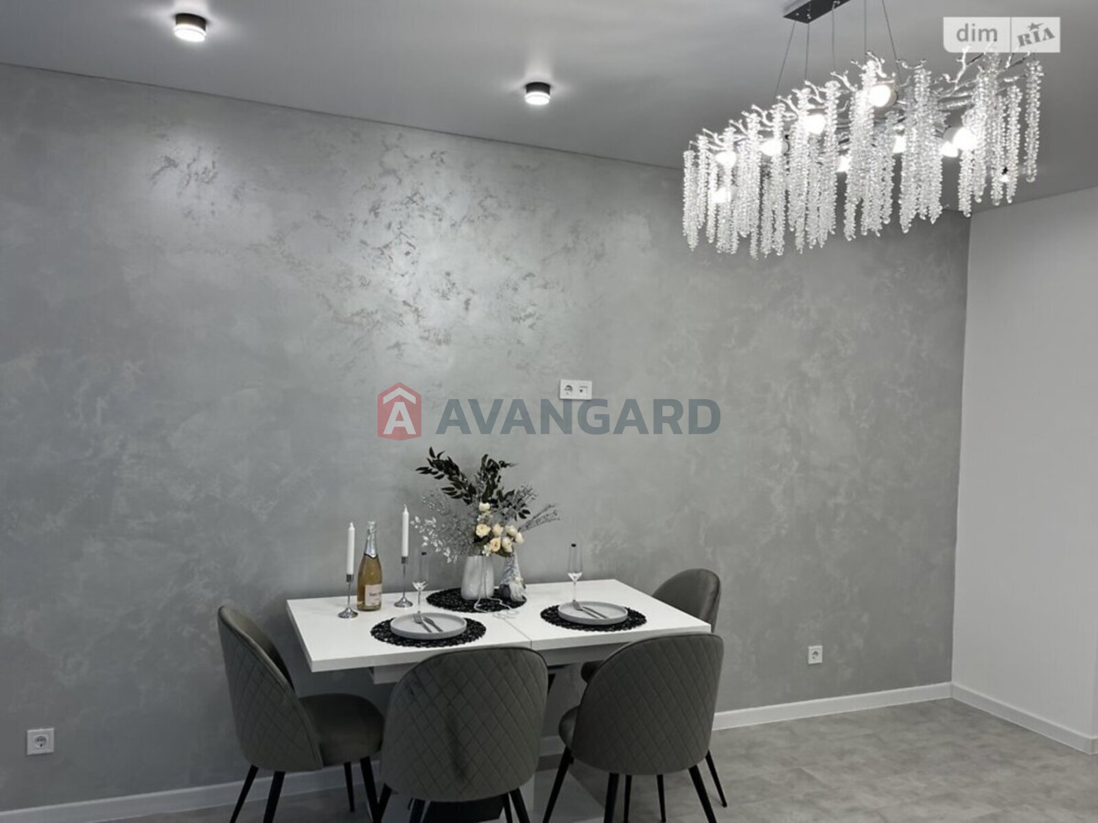 2 ��. ��������, 70/29/24 ��. �., 5/8 ������ ���� 12