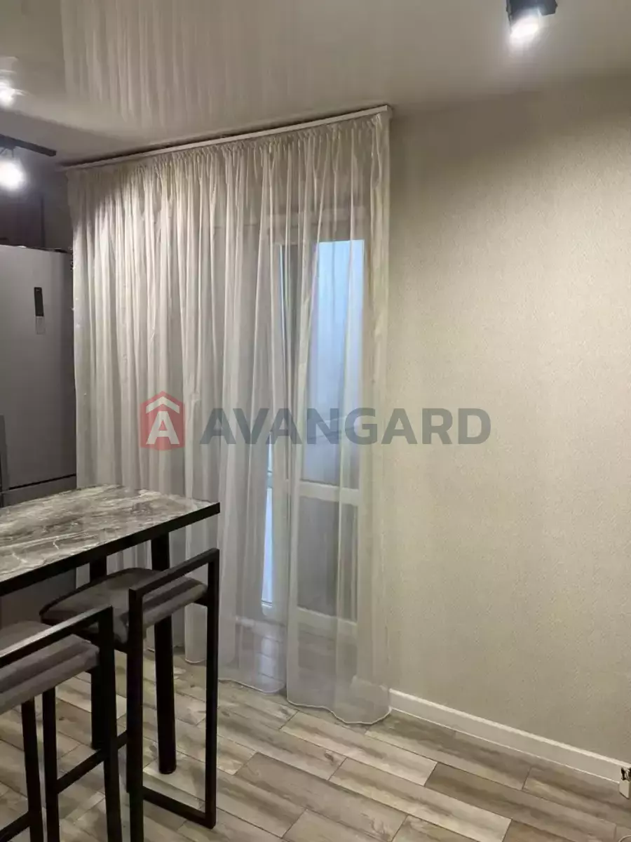 1 ��. ��������, 36/19/4 ��. �., 3/5 ������ ���� 20