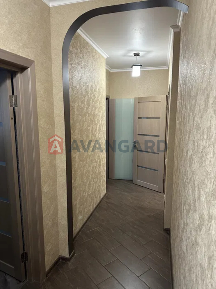 1 ����. ��������, 49/21.7/10 ��. �., 15/25 ���� ���� 8