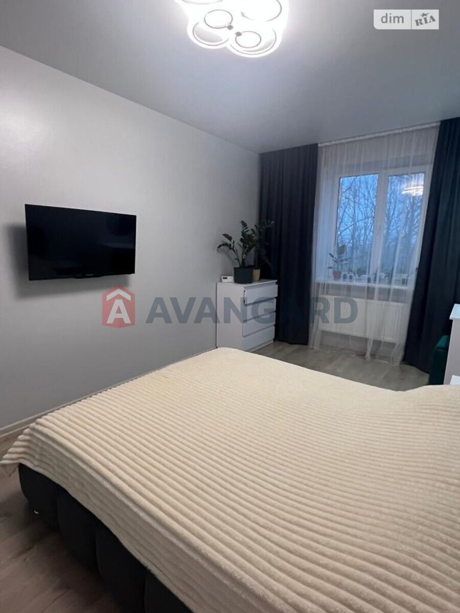 2 ����. ��������, 68/-/- ��. �., 5/5 ���� ���� 13