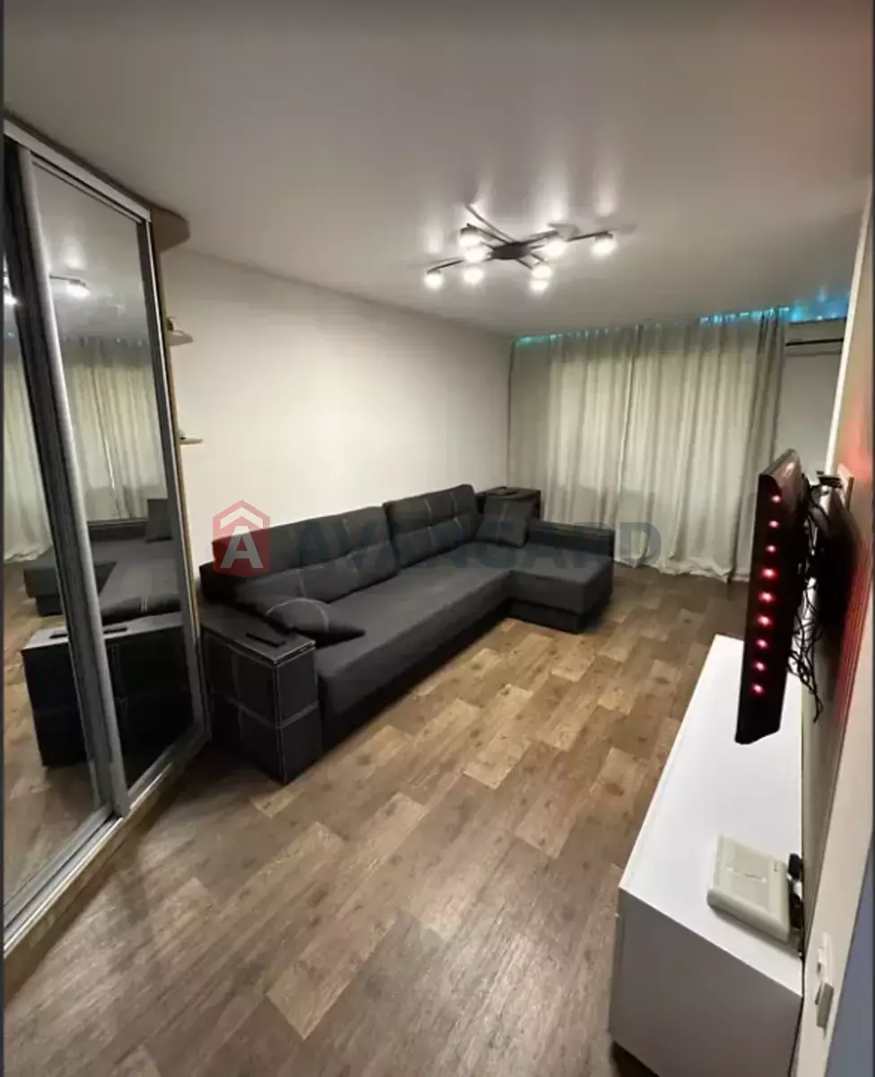 2 ��. ��������, 45/-/8 ��. �., 3/5 ������ ���� 3