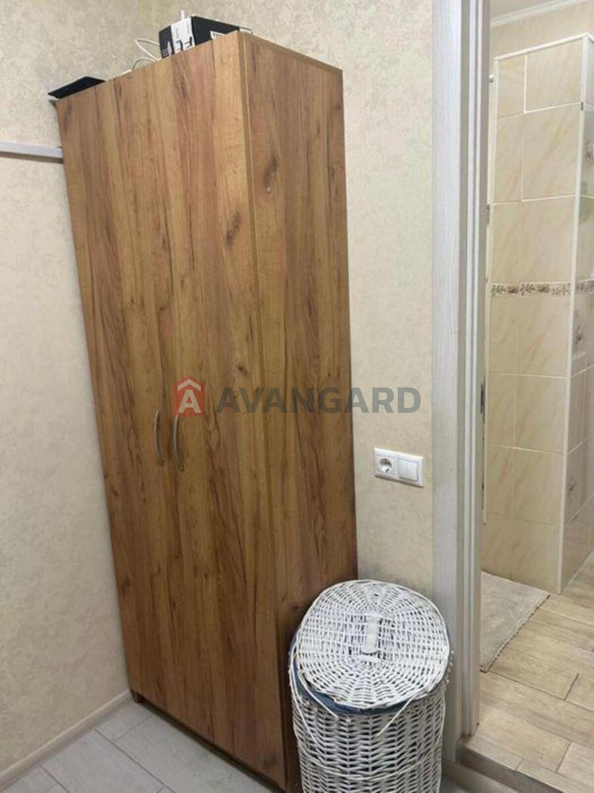 1 ��. ��������, 38/-/11 ��. �., 12/25 ������ ���� 9