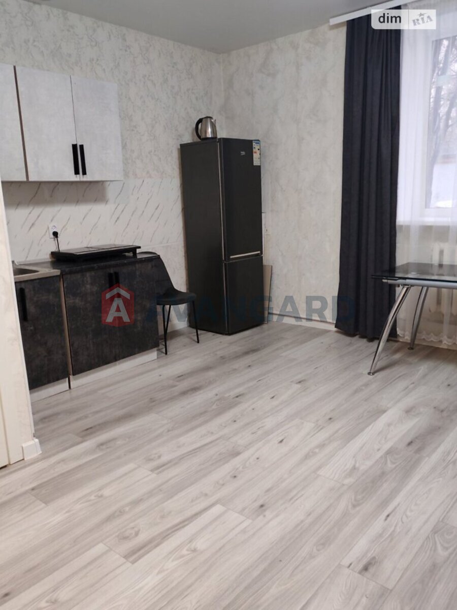 1 ��. ��������, 28/-/5 ��. �., 1/2 ������ ���� 17