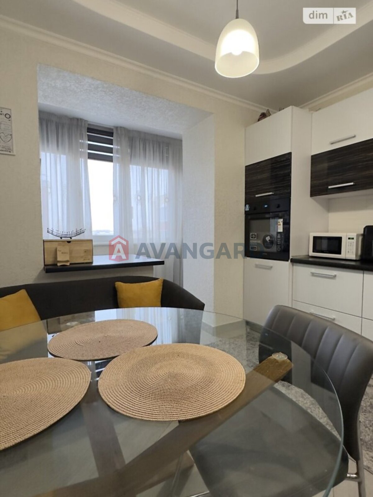 4 ��. ��������, 147/70/14 ��. �., 9/9 ������ ���� 3