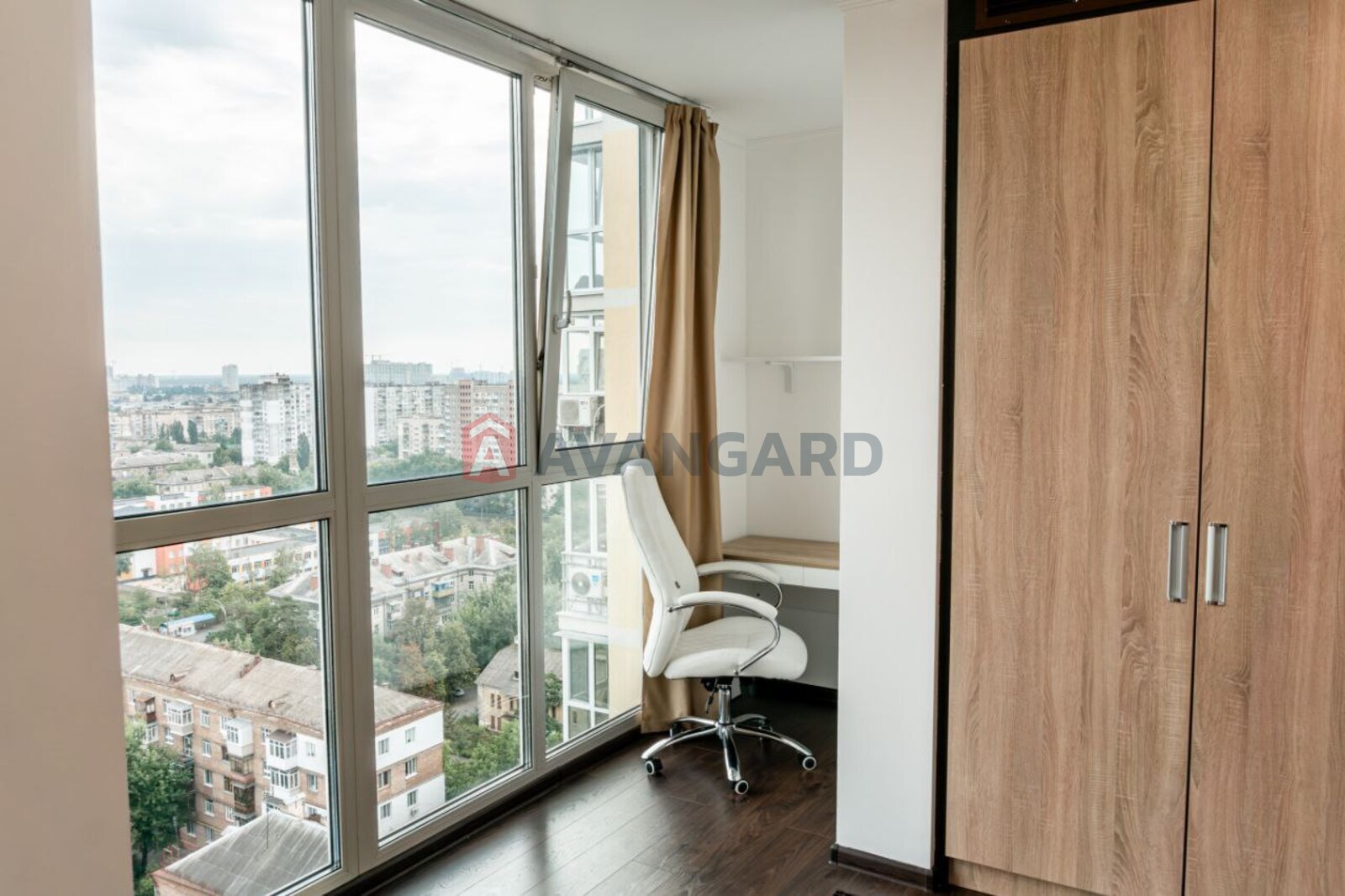 2 ��. ��������, 56/-/19 ��. �., 18/22 ������ ���� 1