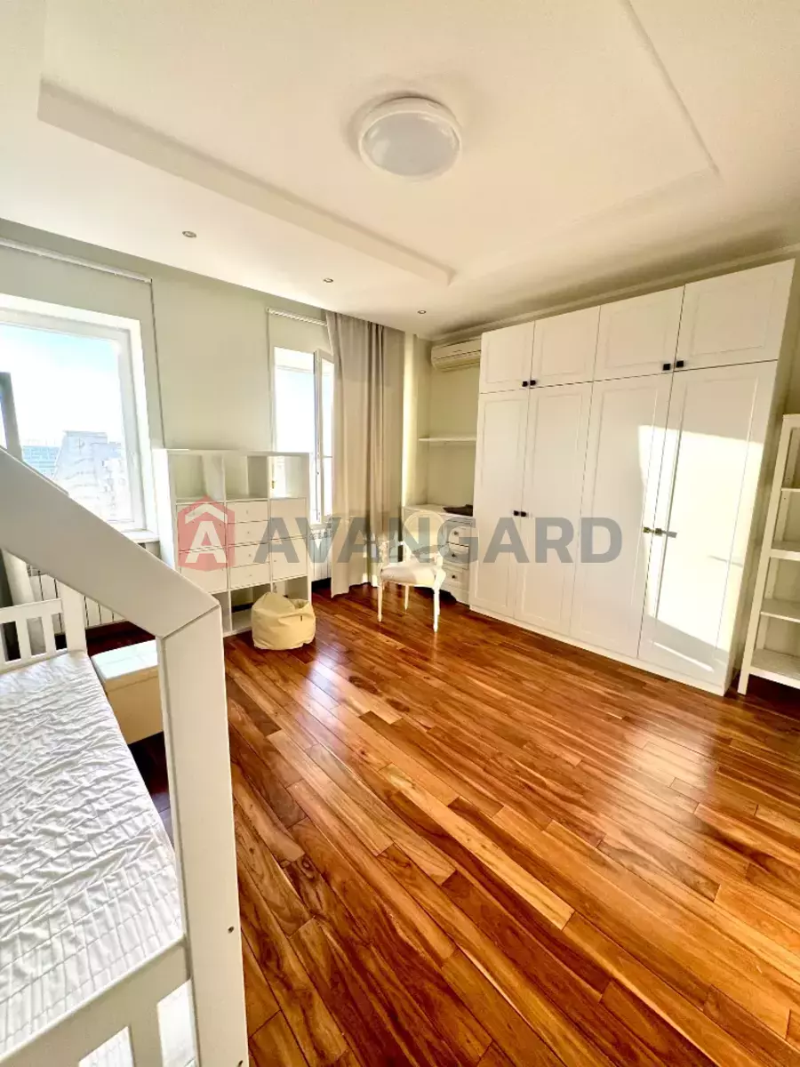 4 ��. ��������, 140/-/- ��. �., 11/15 ������ ���� 17