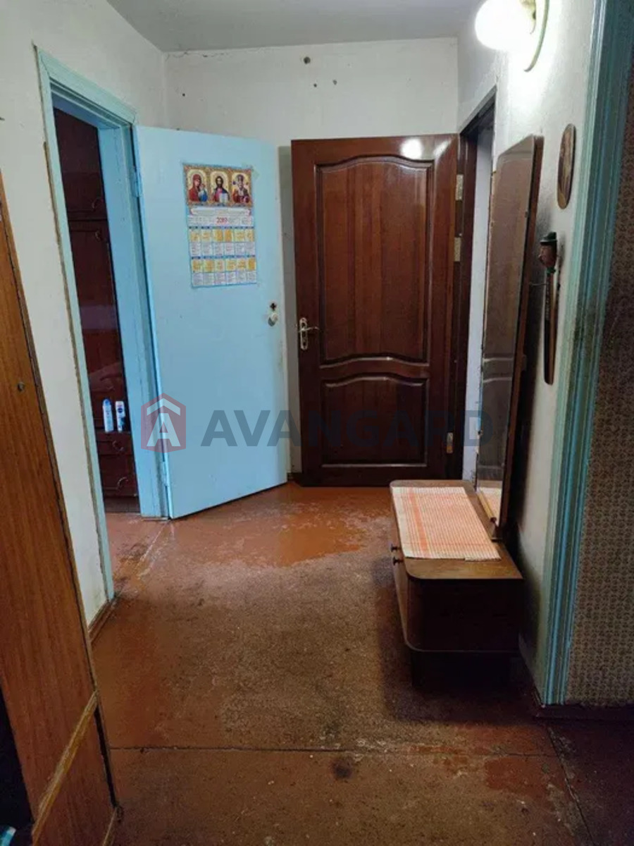 1 ��. ��������, 51/-/8 ��. �., 3/4 ������ ���� 4