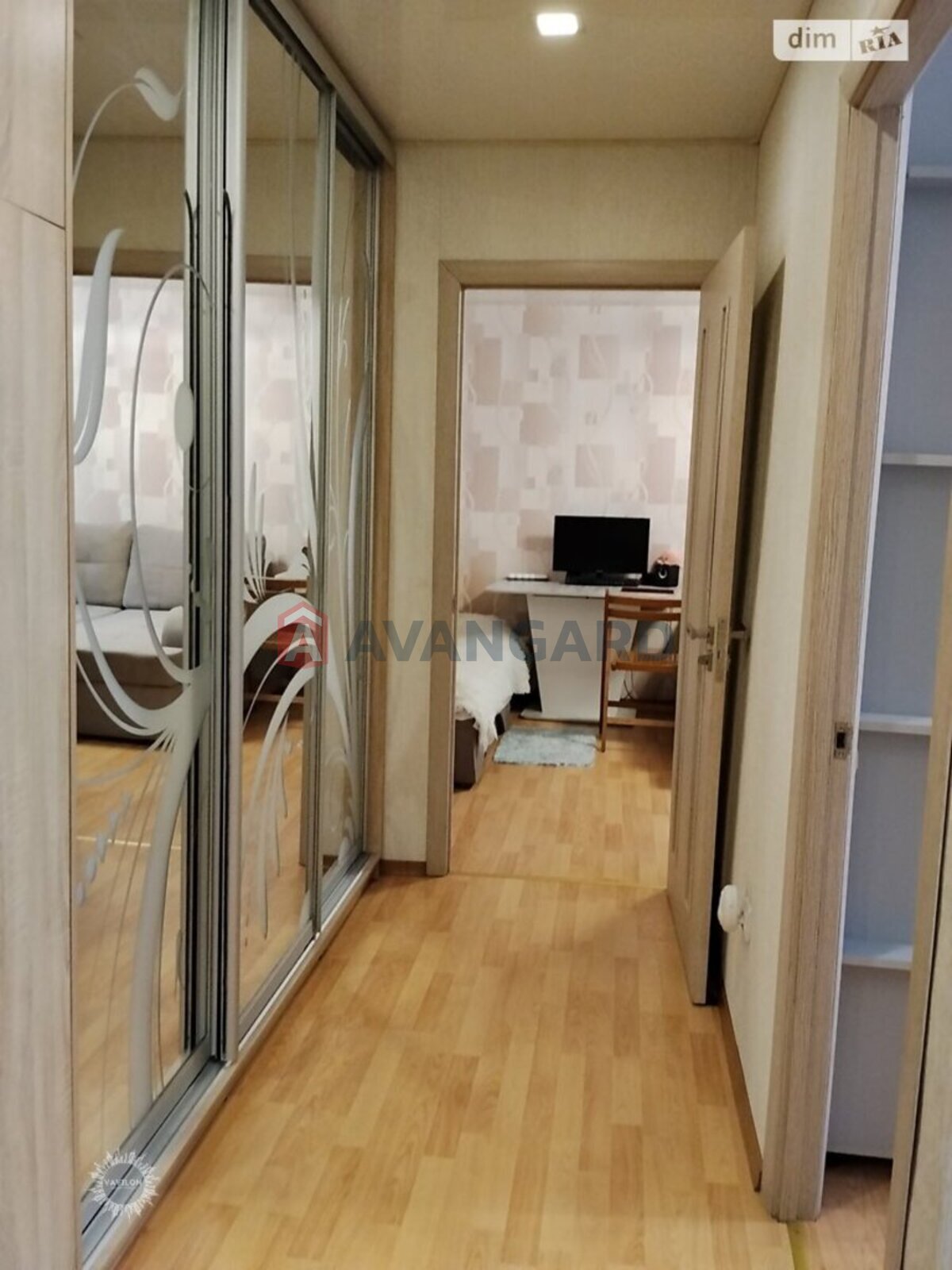 2 ��. ��������, 41/24/4 ��. �., -/5 ������ ���� 10