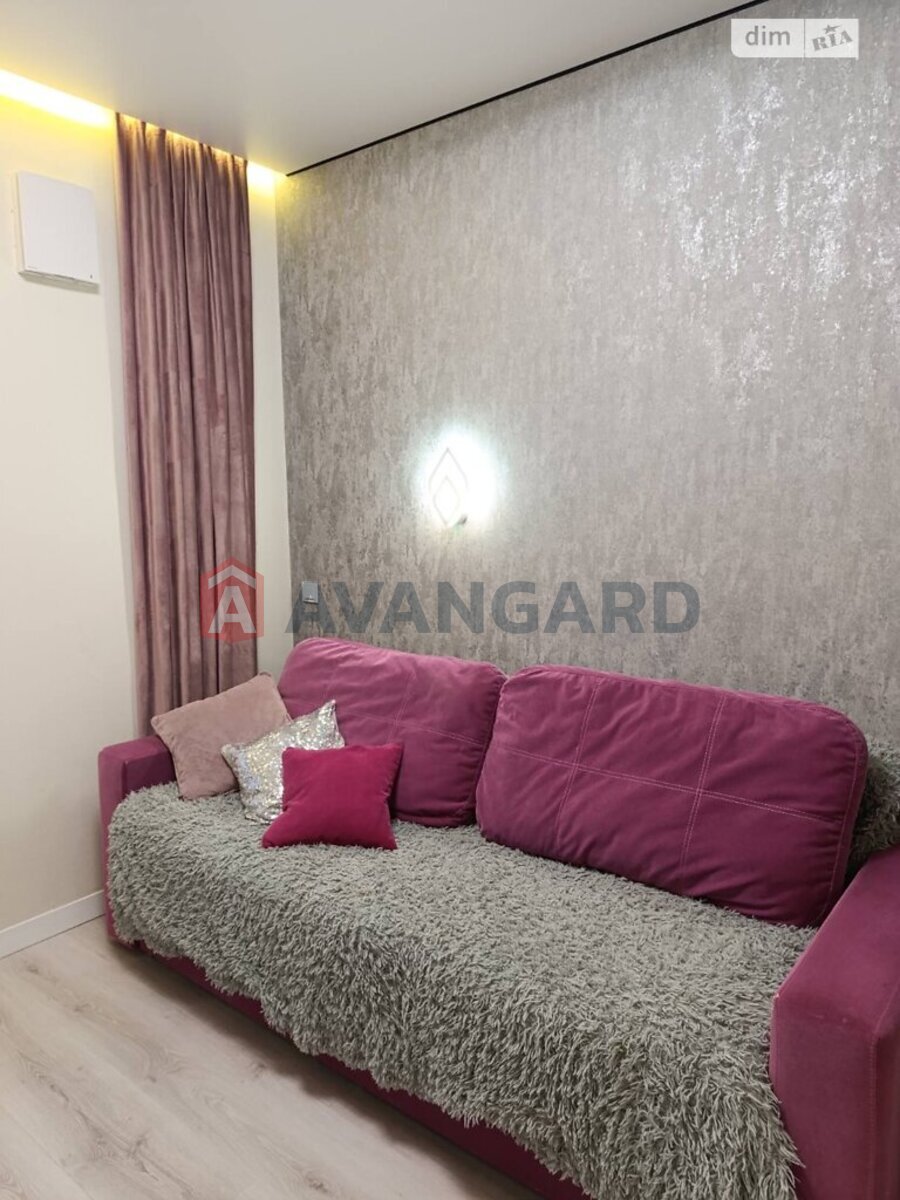 1 ����. ��������, 40/15/12 ��. �., 12/12 ���� ���� 20