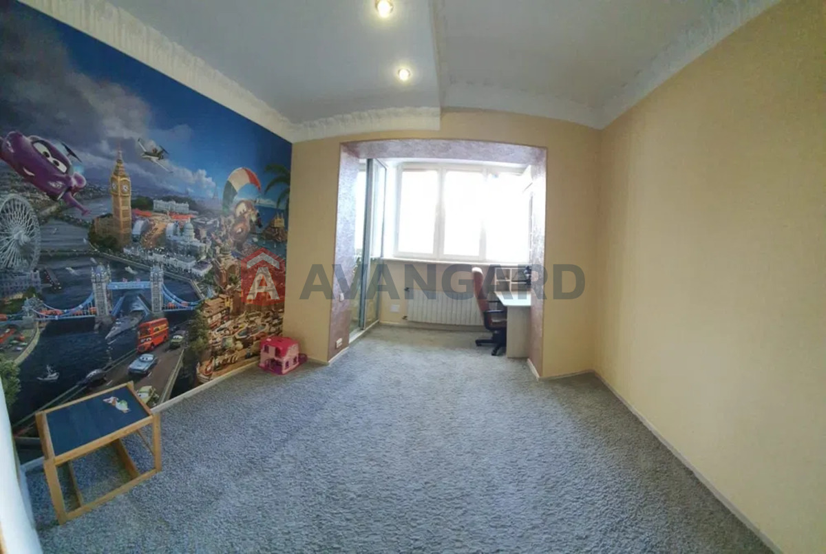 3 ��. ��������, 80/-/8 ��. �., 5/12 ������ ���� 6