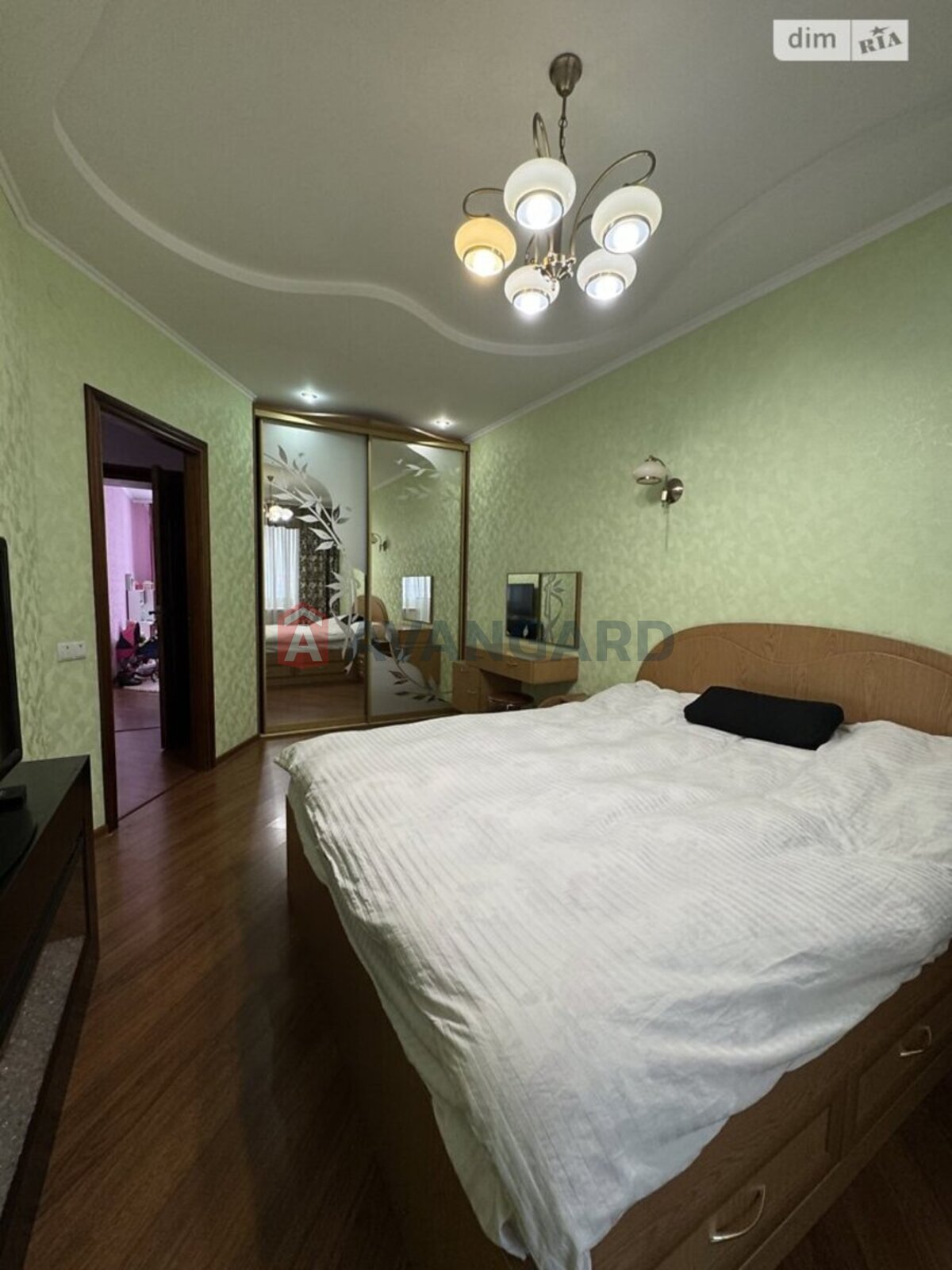 3 ��. ��������, 89/-/13 ��. �., 8/9 ������ ���� 19