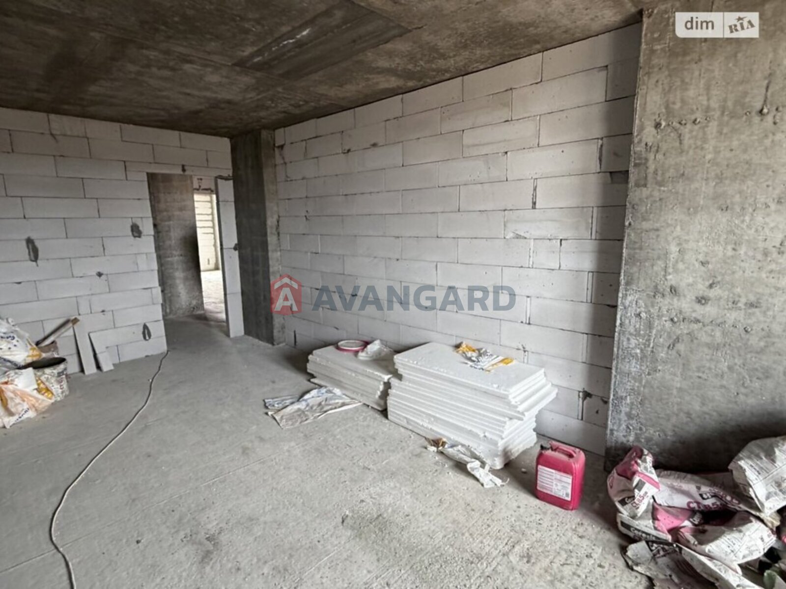 2 ��. ��������, 68/-/- ��. �., 5/10 ������ ���� 6