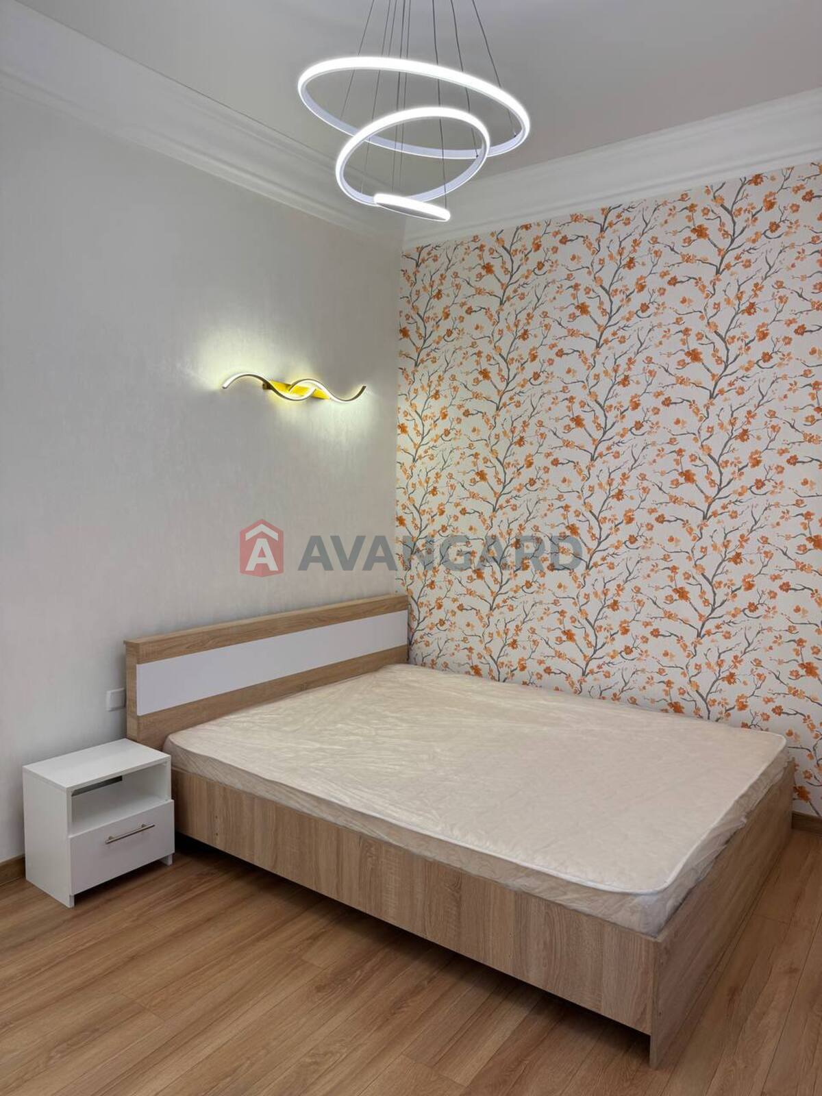 3 . , 70/-/8 . ., 4/5   9