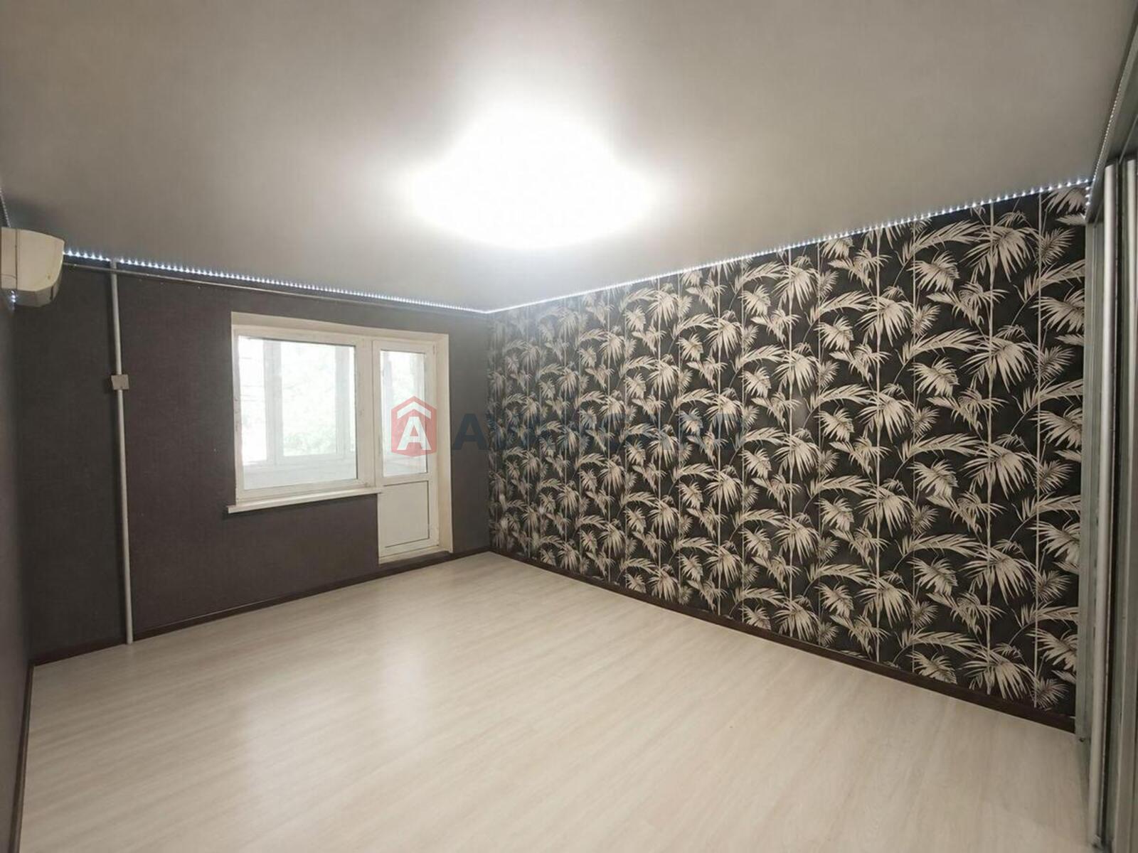 2 ��. ��������, 52/30/7 ��. �., 1/9 ������ ���� 6