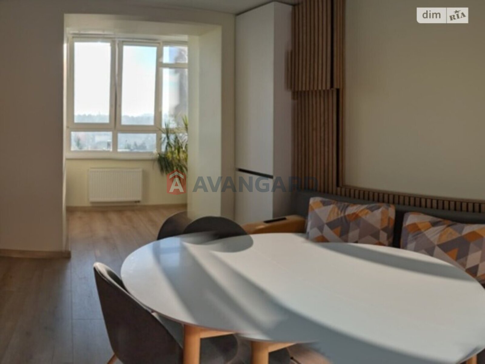 2 ��. ��������, 80/-/20 ��. �., 4/10 ������ ���� 10