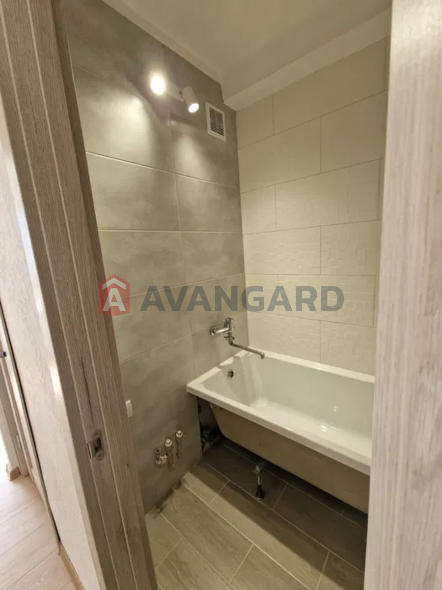 1 . , 33/-/7 . ., 8/9   2